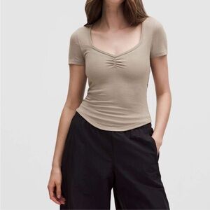 NWT!🍋🍋Lululemon Hold Tight Sweetheart Short Sleeve Shirt🍋🍋. Size 12.